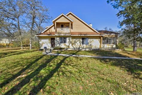 208 Oak Bend Drive La Vernia TX 78121