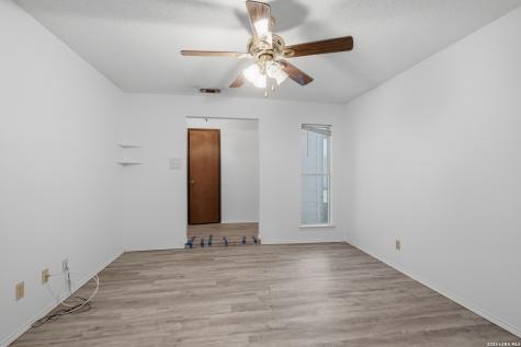 8234 Meadow Post Street San Antonio TX 78251