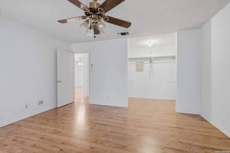 8234 Meadow Post Street San Antonio TX 78251