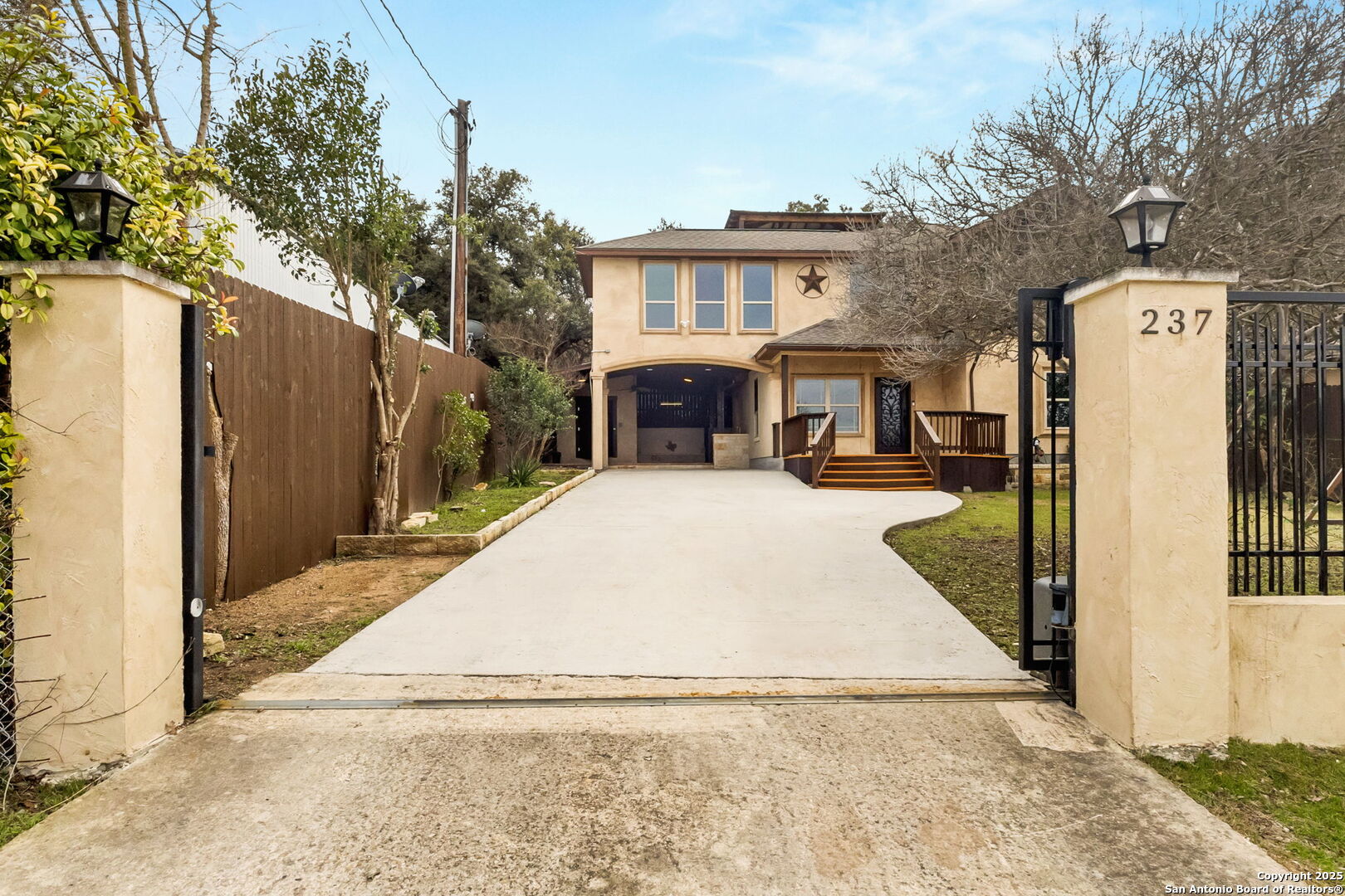 237 Wild Oak Canyon Lake TX 78133
