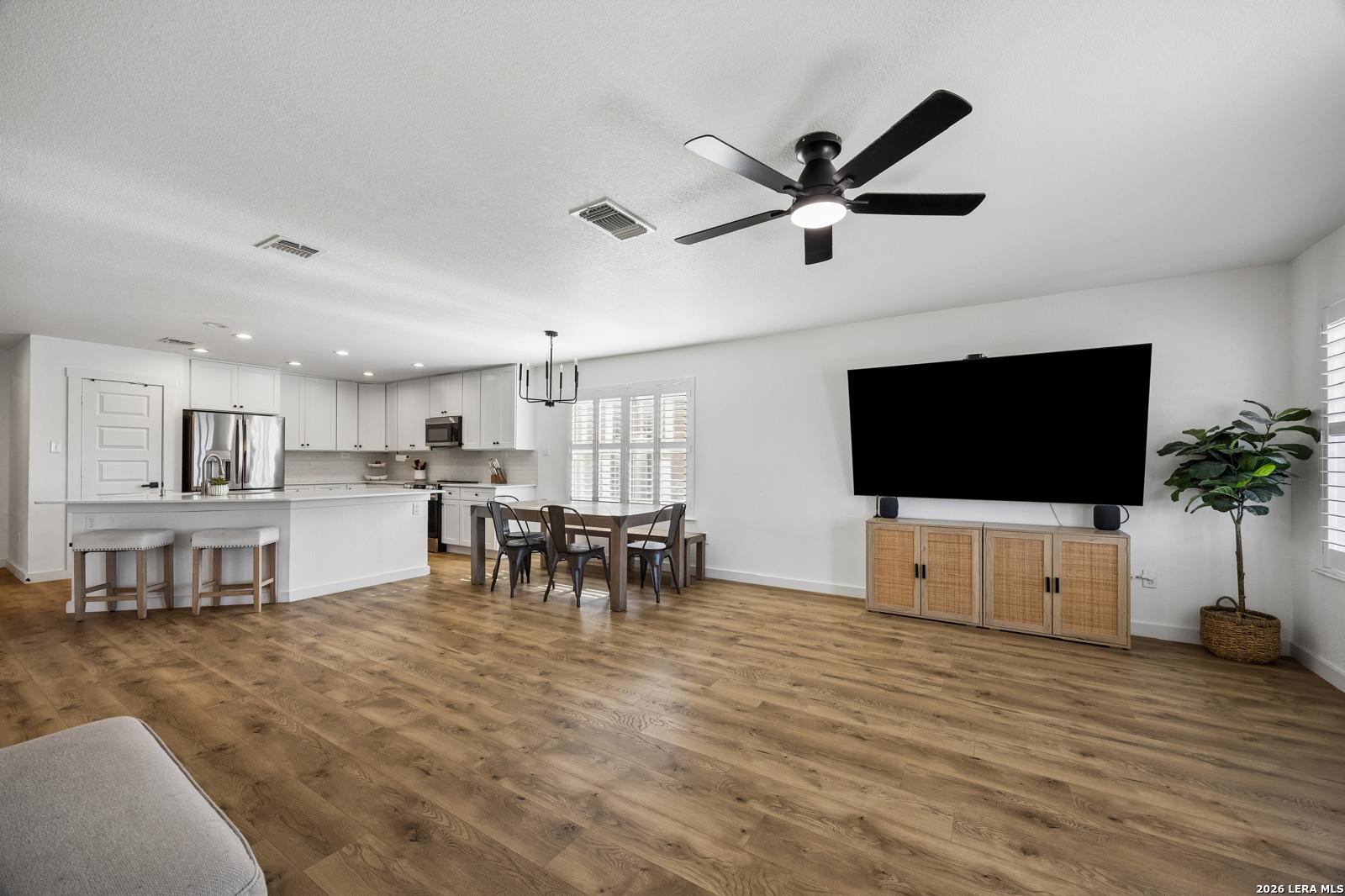 11005 Almond Wood Live Oak TX 78233