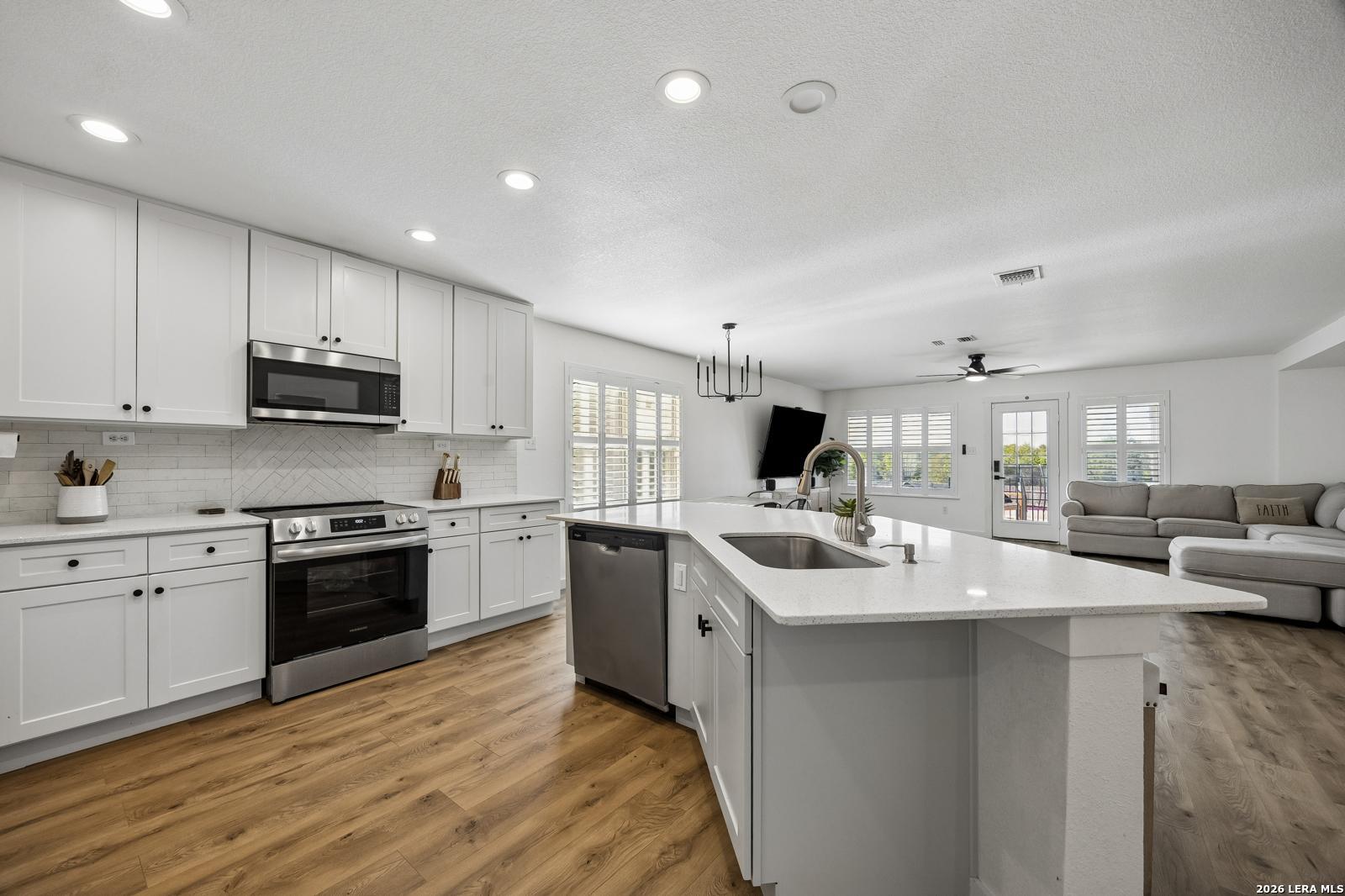 11005 Almond Wood Live Oak TX 78233