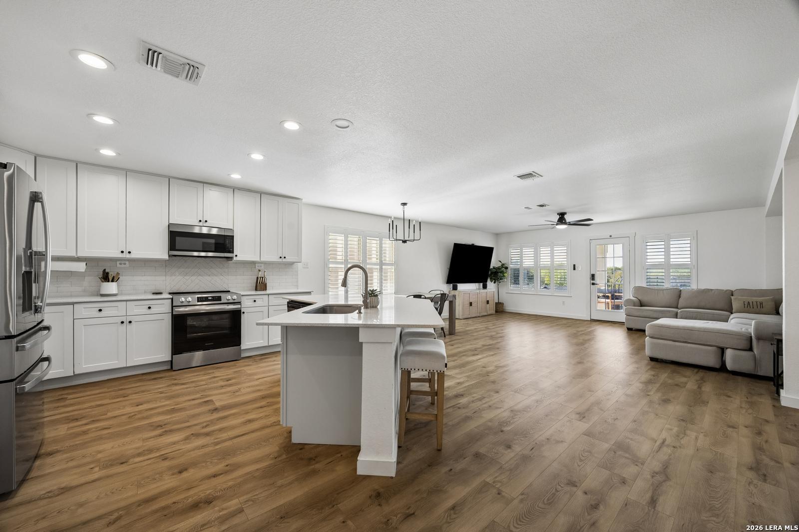 11005 Almond Wood Live Oak TX 78233