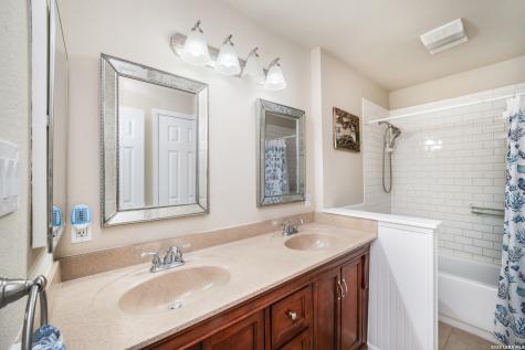 1252 Abbotsbury Universal City TX 78148