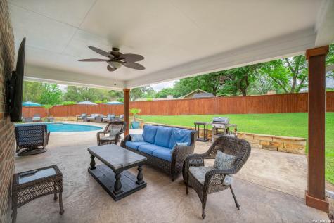 1252 Abbotsbury Universal City TX 78148