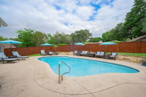 1252 Abbotsbury Universal City TX 78148