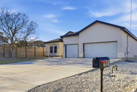 7801 Yellow Bark Selma TX 78154