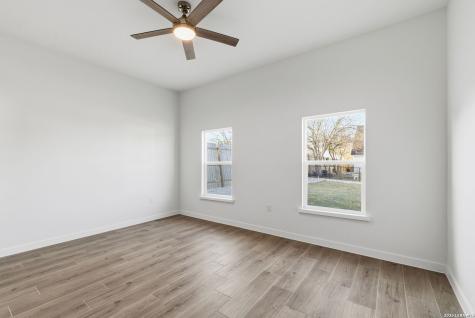 7801 Yellow Bark Selma TX 78154