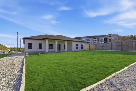 7801 Yellow Bark Selma TX 78154