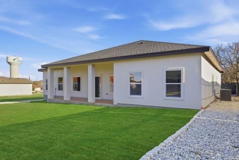 7801 Yellow Bark Selma TX 78154