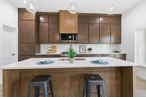 7801 Yellow Bark Selma TX 78154