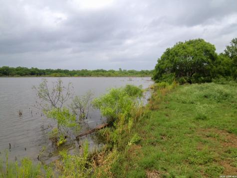 1277 County Road 138 Floresville TX 78114