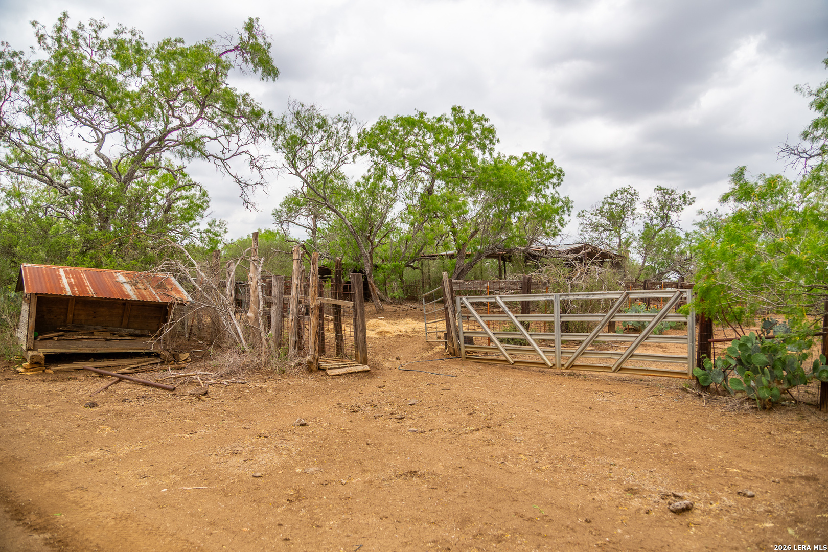 1277 County Road 138 Floresville TX 78114