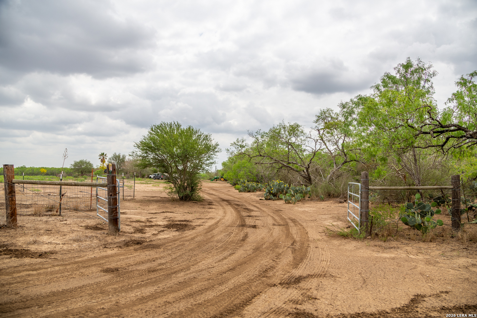 1277 County Road 138 Floresville TX 78114