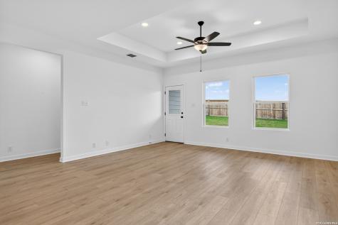 127 Peeps Court Adkins TX 78101