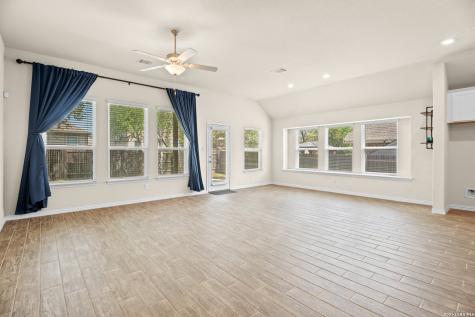 15227 Maskette San Antonio TX 78245