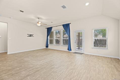 15227 Maskette San Antonio TX 78245