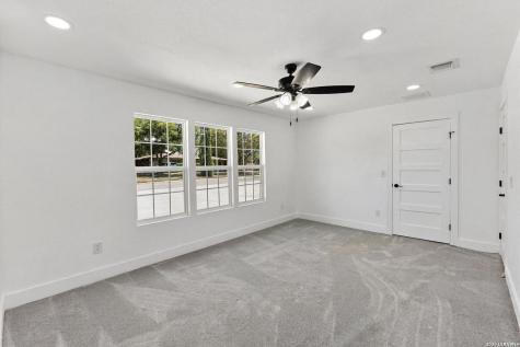 110 Bryker Drive Terrell Hills TX 78209