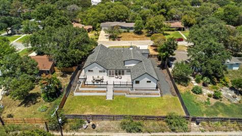 110 Bryker Drive Terrell Hills TX 78209
