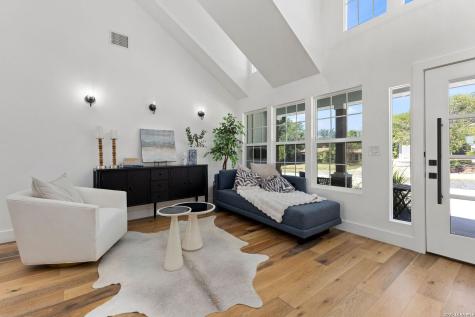110 Bryker Drive Terrell Hills TX 78209