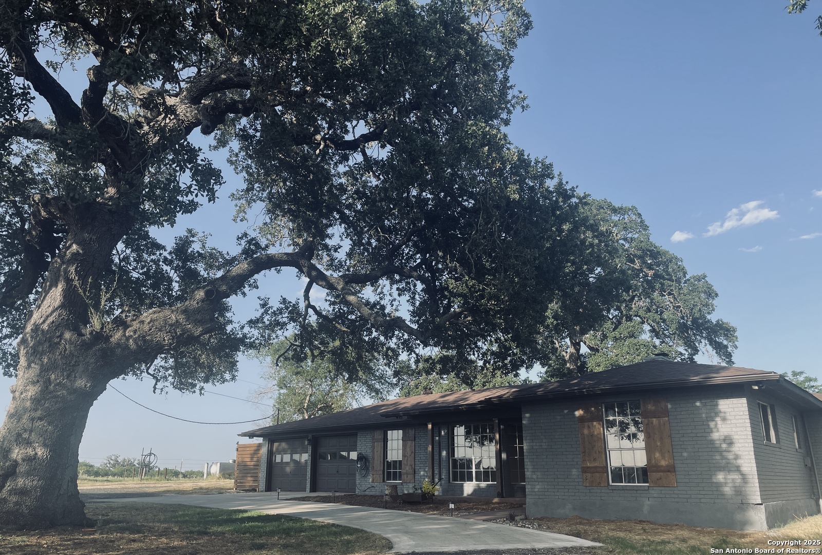 3010 Triple Tree China Grove TX 78263