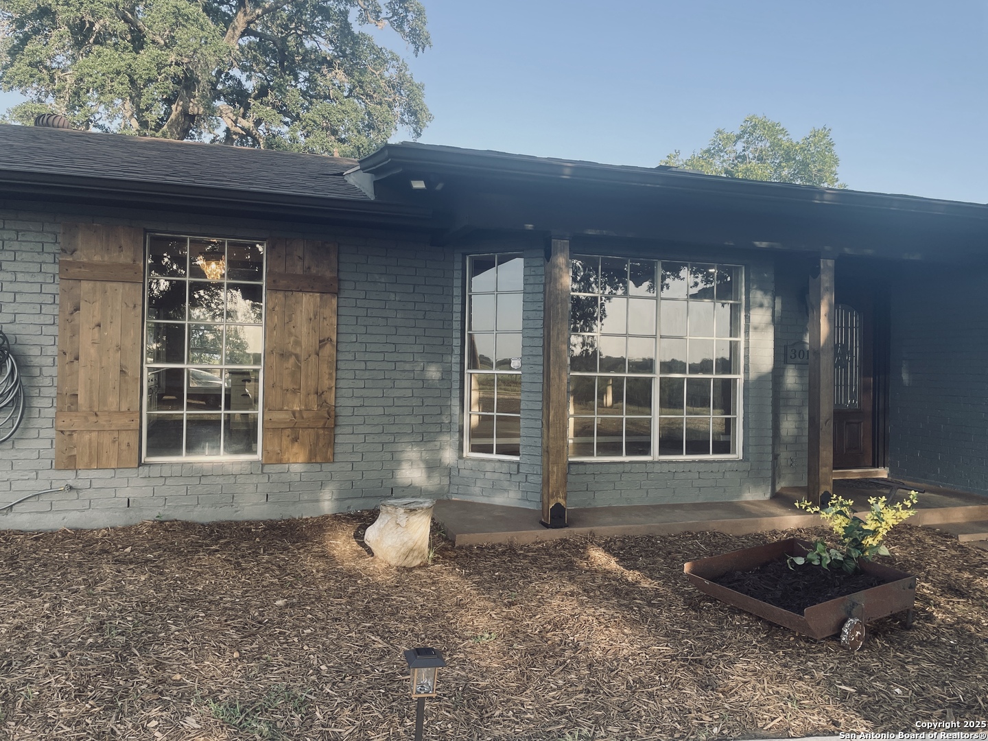 3010 Triple Tree China Grove TX 78263