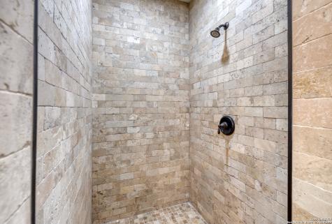136 W Oak Street Uvalde TX 78801