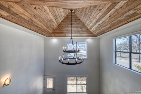 136 W Oak Street Uvalde TX 78801