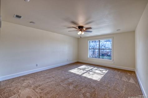 136 W Oak Street Uvalde TX 78801