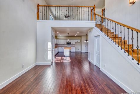 136 W Oak Street Uvalde TX 78801