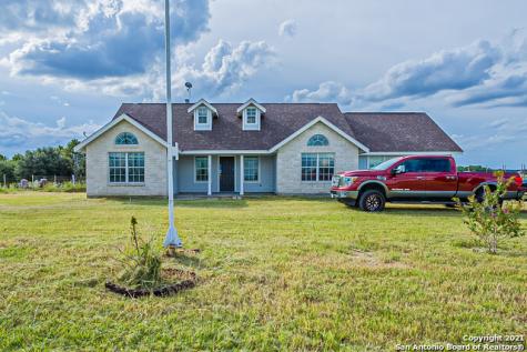 1321 County Road 320 Floresville TX 78114