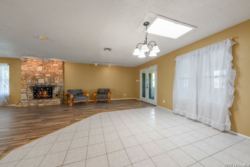1033 E Live Oak Schertz TX 78154