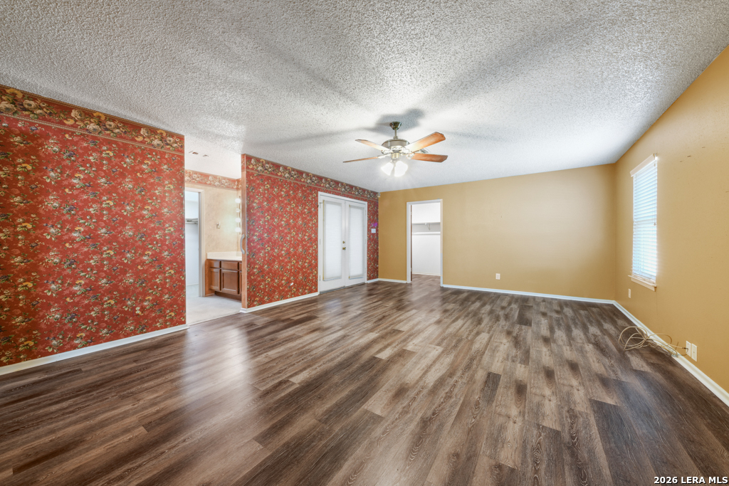 1033 E Live Oak Schertz TX 78154
