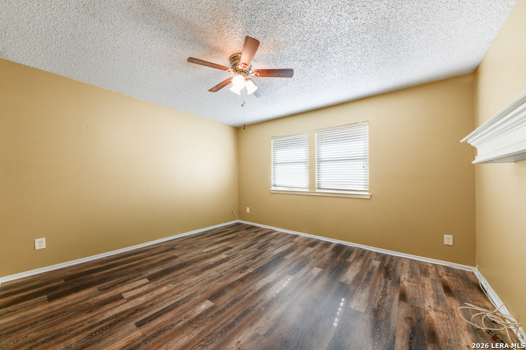 1033 E Live Oak Schertz TX 78154