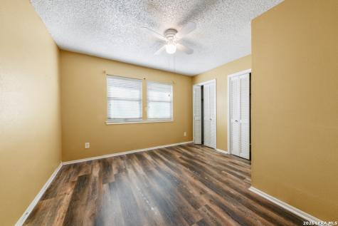 1033 E Live Oak Schertz TX 78154