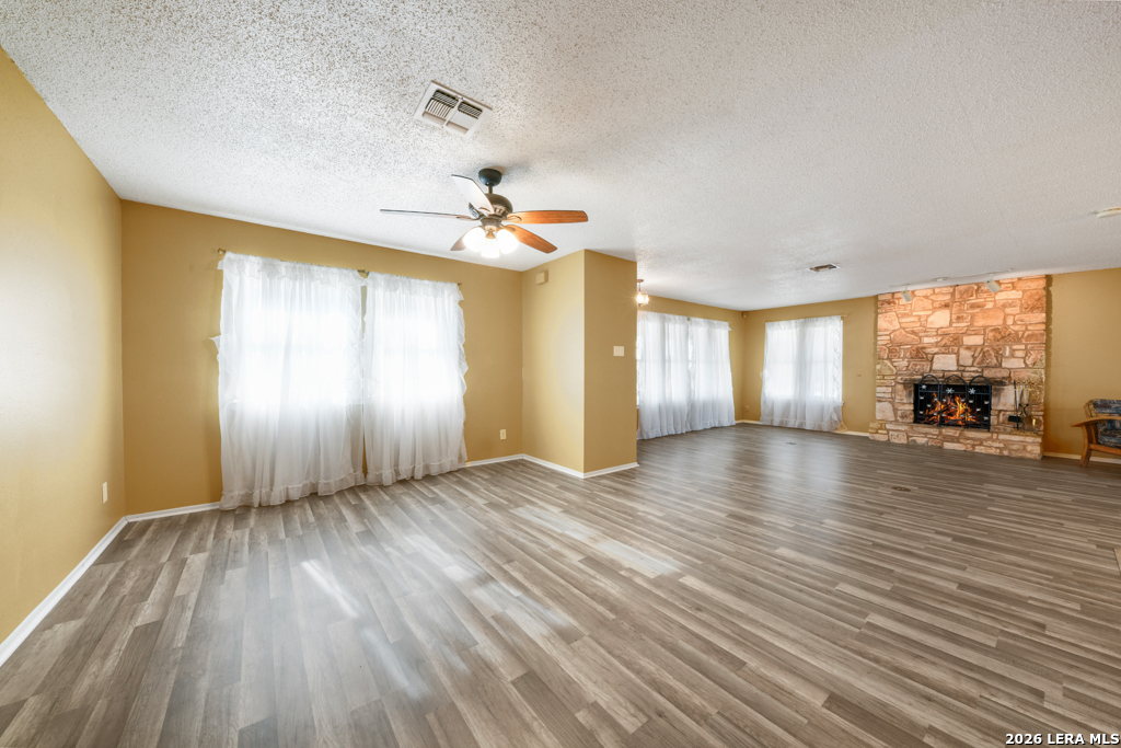1033 E Live Oak Schertz TX 78154
