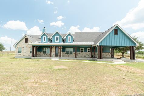 213 Country View Lane Floresville TX 78114