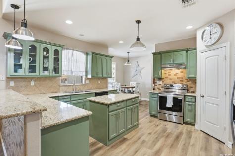 108 Abrego Ridge Floresville TX 78114
