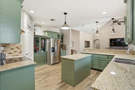 108 Abrego Ridge Floresville TX 78114