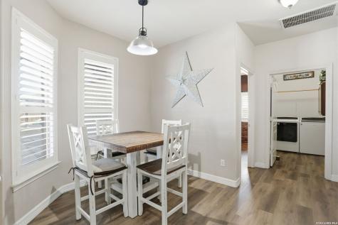108 Abrego Ridge Floresville TX 78114