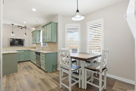 108 Abrego Ridge Floresville TX 78114