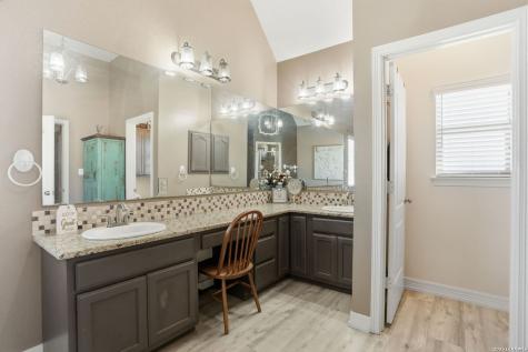108 Abrego Ridge Floresville TX 78114