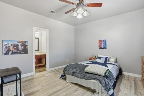 108 Abrego Ridge Floresville TX 78114