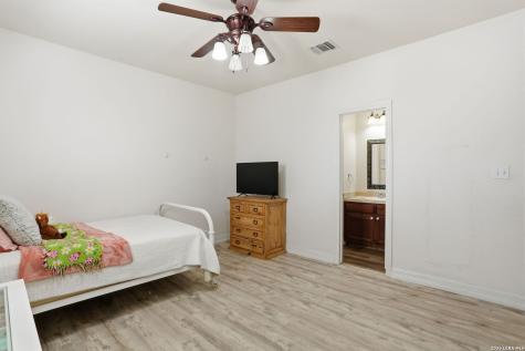 108 Abrego Ridge Floresville TX 78114