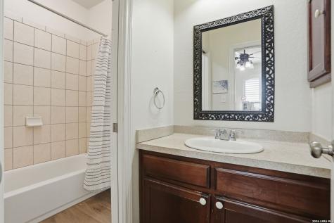 108 Abrego Ridge Floresville TX 78114
