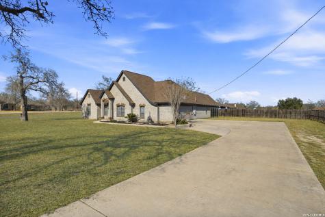 108 Abrego Ridge Floresville TX 78114