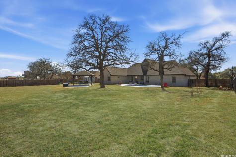 108 Abrego Ridge Floresville TX 78114