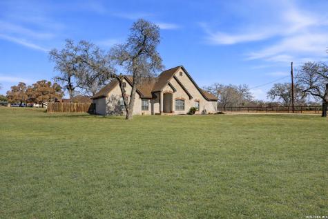 108 Abrego Ridge Floresville TX 78114