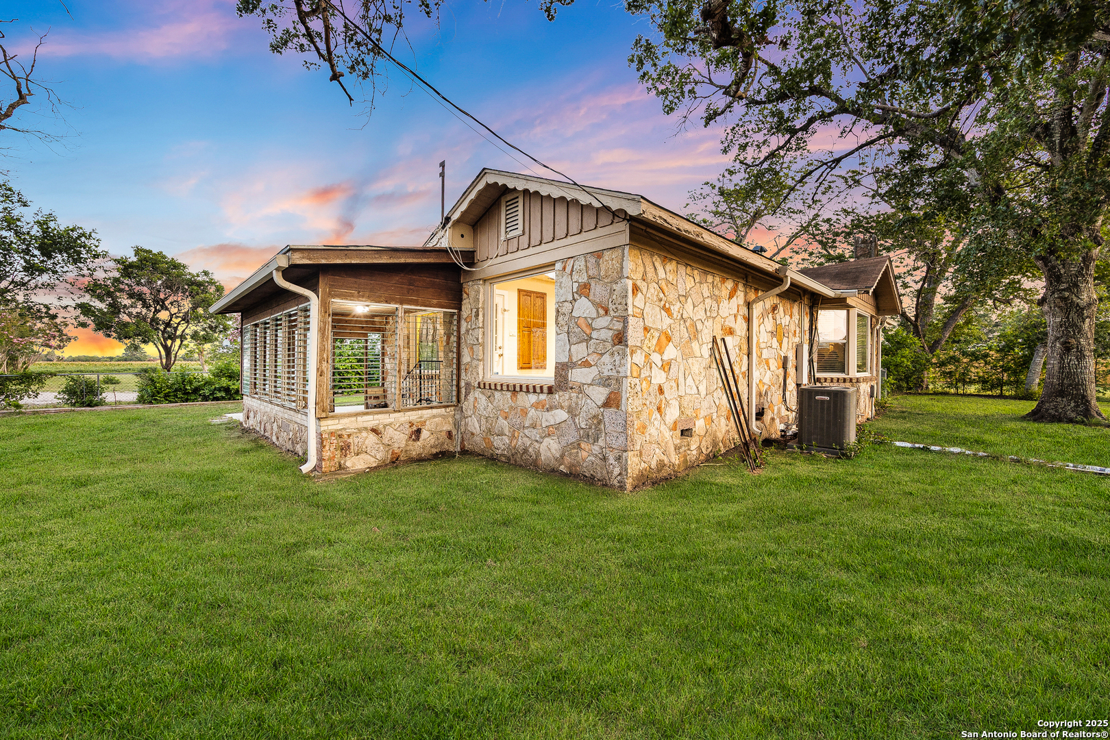 2803 Haeckerville Cibolo TX 78108