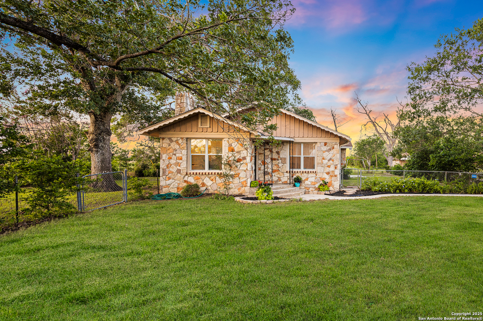 2803 Haeckerville Cibolo TX 78108